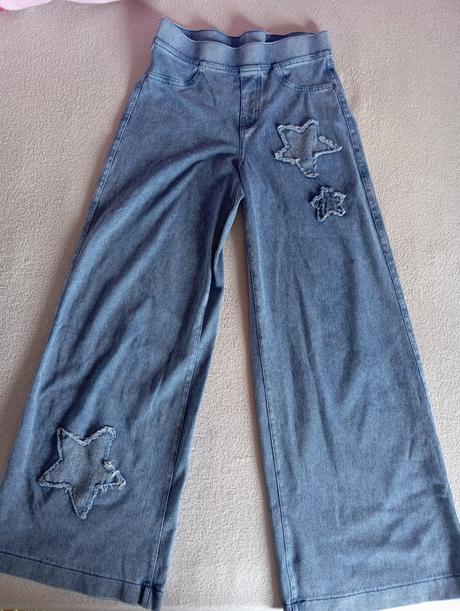 Balík dievčenského oblečenia, 122–134