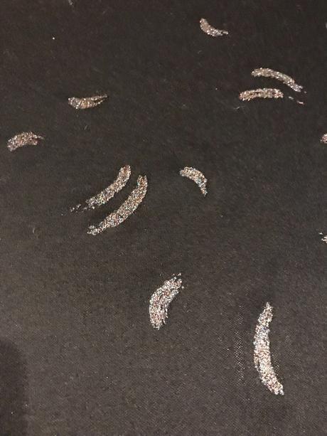 Látka s lesklým vzorom - 176 x 160cm,