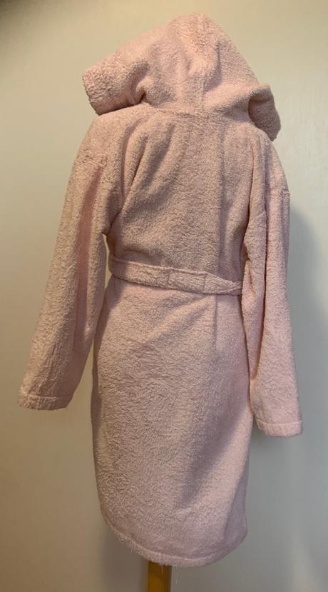 Dievčenský ružový župan, 128