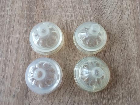 2x odsávačka mlieka s príslušenstvom, 