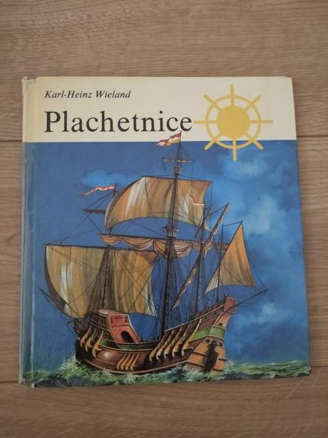 Pekná staršia kniha plachetnice,