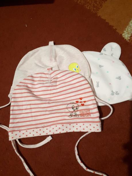 Čiapky cca pol rok, lupilu,74