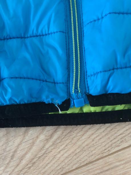 Modrá bunda, reserved,122