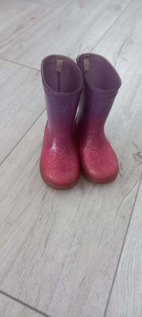 Dievčenské čižmy, 22