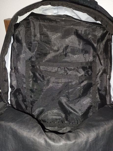 Školská taška s peračníkom, 