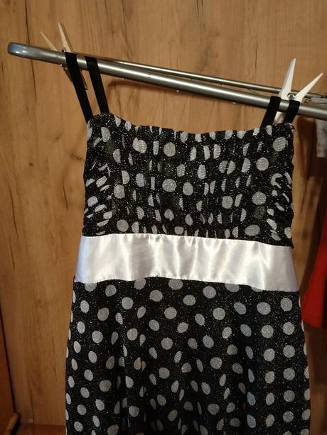 Dievčenské šaty, 134