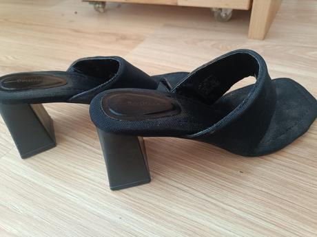 Čierne šľapky, bershka,39