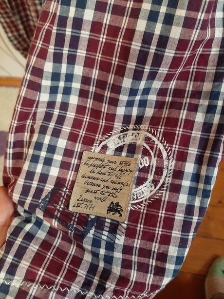 Predám košeľu, 40