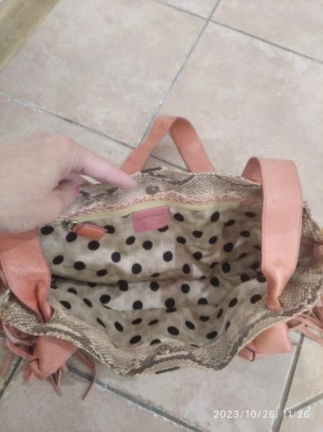 Kozena kabelka so strapcami, 