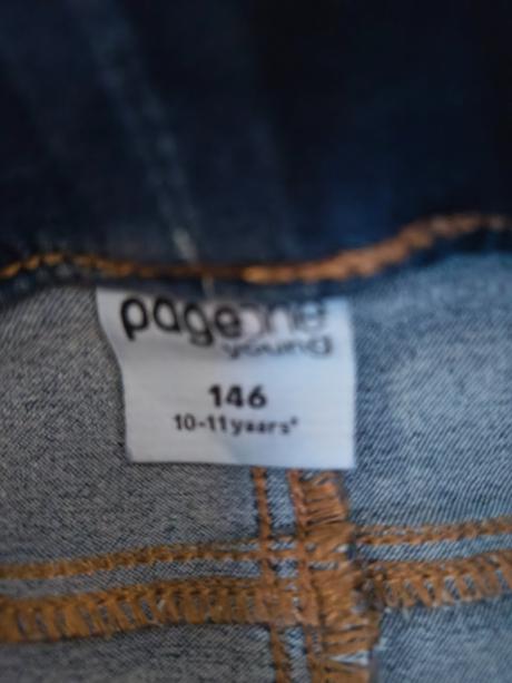 Priliehavé džinsy, 146