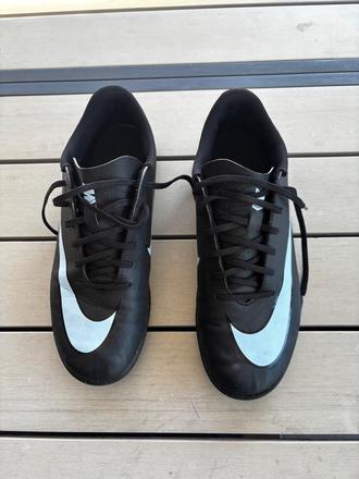 Minimálne nosene halovky, salovky, nike,40