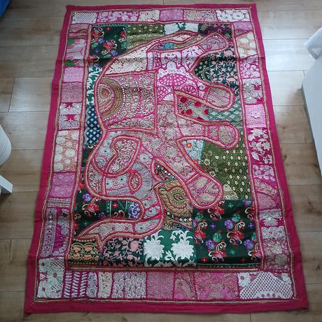 Vyšívaný prehoz, koberček z indie, 
