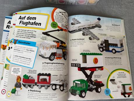 Kniha lego návodov a drobné doplnky, 