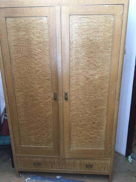 Starožitné zrkadlo so skrinou, 