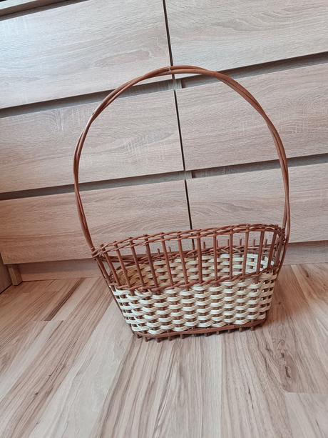 Prútený košík - tmavo-svetlá kombinácia,