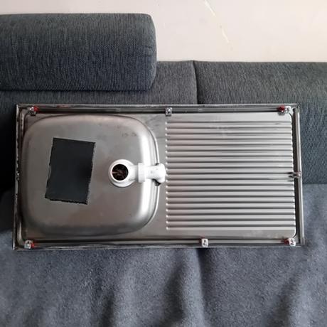 Kuchynský drez - nerezový, 