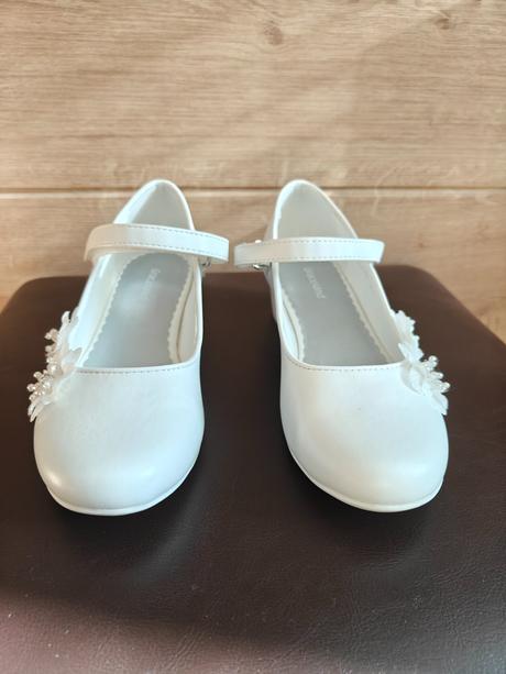 Šaty na 1. sv. prijímanie, 134