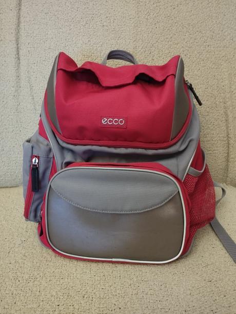 Ponúkam na predaj školskú tašku ecco, 