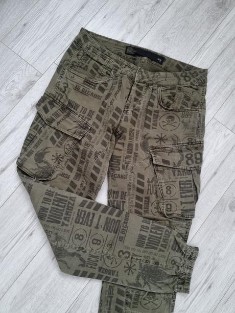 Pánske kapsacove nohavice s výraznou potlačou, 30