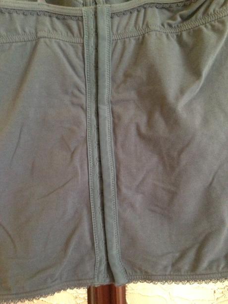 Korzetová podprsienka, 75b