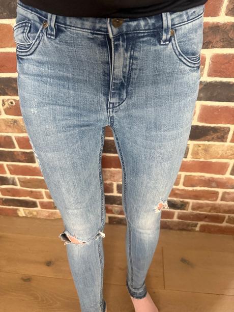 Moderné roztrhané rifle - reserved, reserved,34