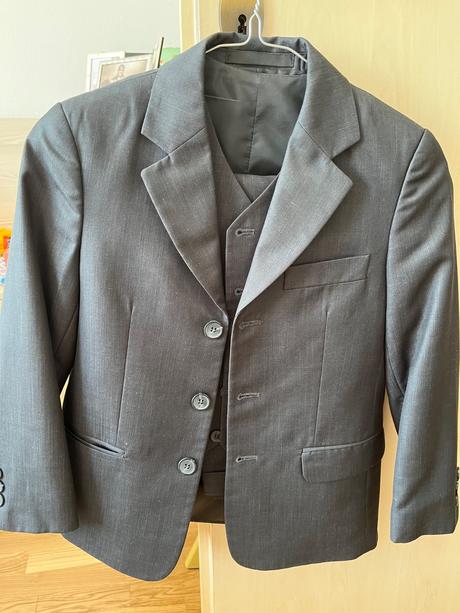 Chlapčenský oblek, 128