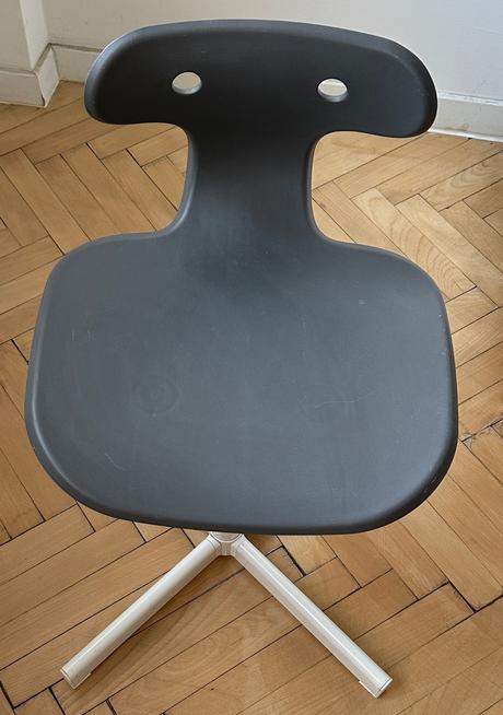 Ikea detská stolička molte grey za 15eur,
