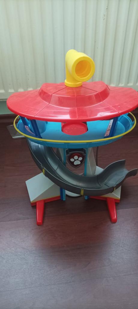 Tlapkova patrola - veža, 