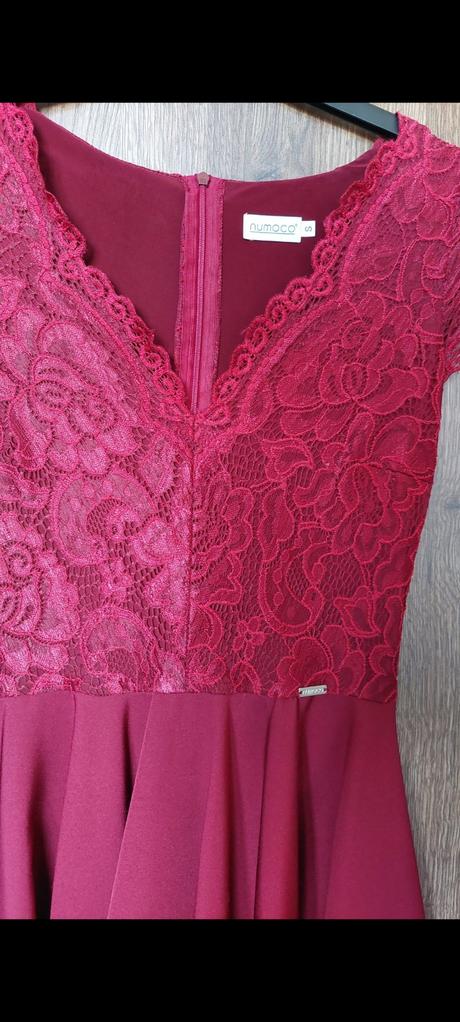 Bordové spoločenské šaty, 36