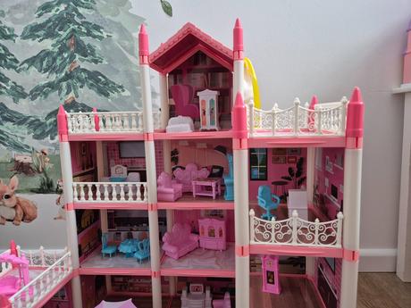 Domček pre bábiky, 