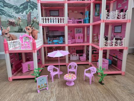 Domček pre bábiky, 