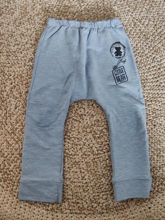 Tenké pudlové tepláky, 86