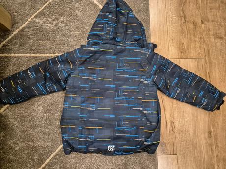 Lyziarska vetrovka, 122