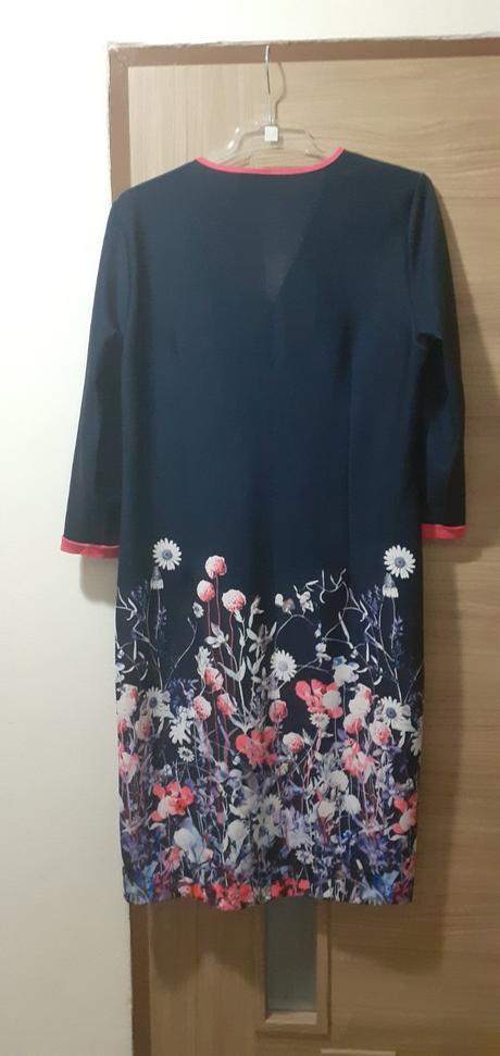 Šaty s kvetinami, l