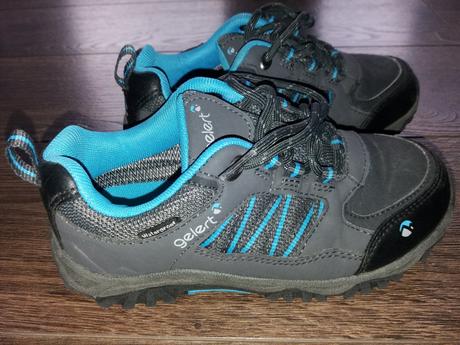 Turistické topánky, 32