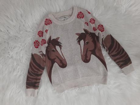 Nádherný svetrik, tu,104