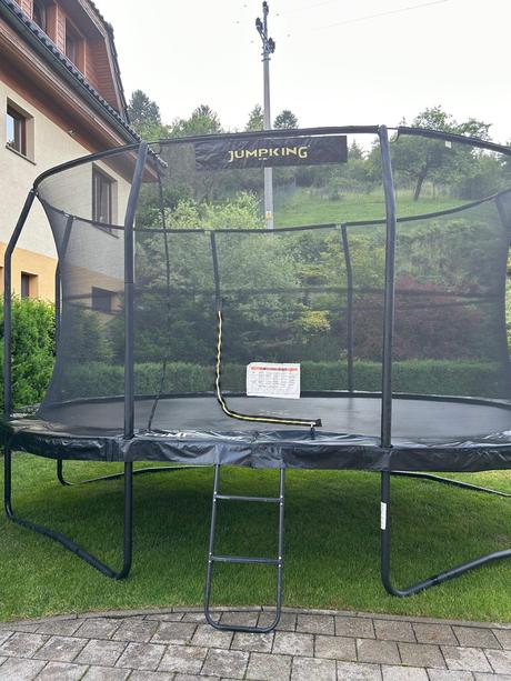 Trampolína, 500+ cm