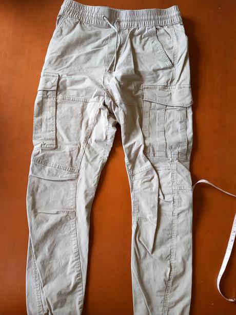 Krémové nohavice - kapsáče, h&m,s