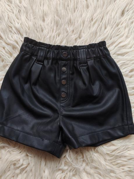 Koženkové kraťasy, river island,146