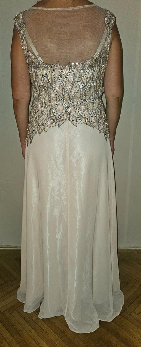 Krásne ručne vyšívané spoločenské šaty m, m