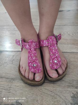 Sandálky, 30