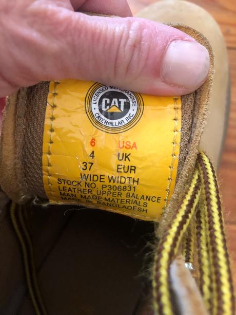 Caterpillar workery 37, 37