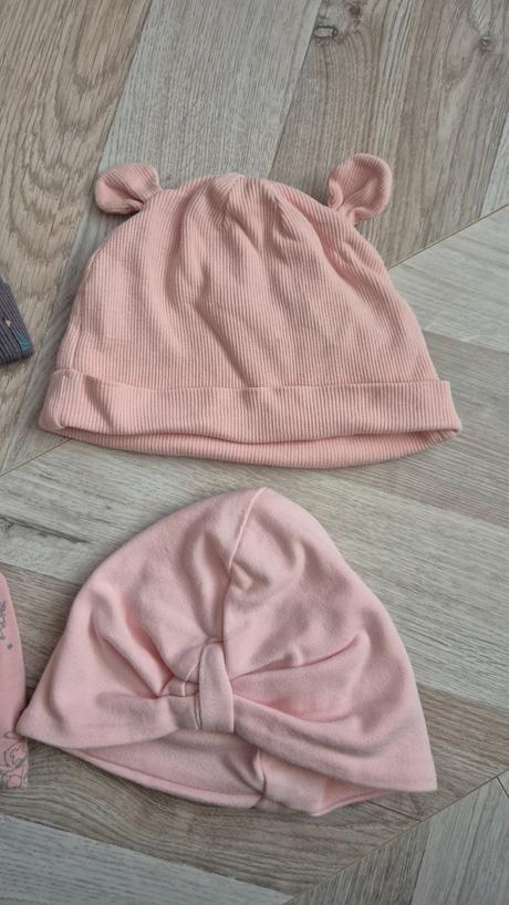 Čiapky 4x, sinsay,74