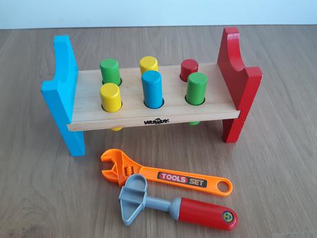 Drevená zatĺkačka woody,