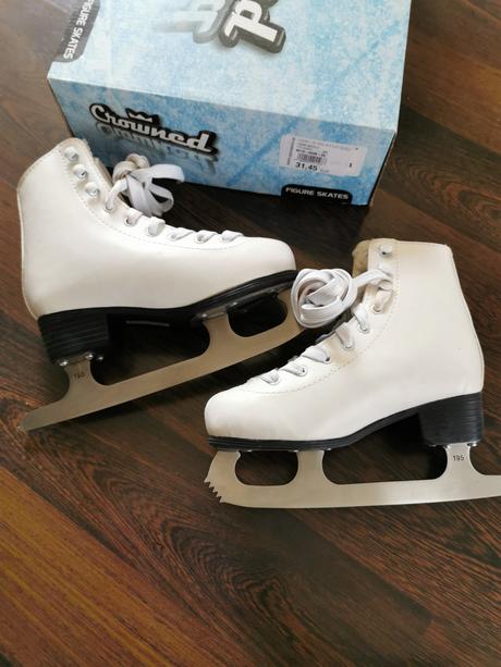 Korčule na ľad, crowned,31