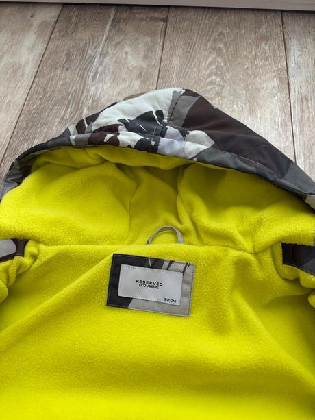 Zimna bunda reserved 122, reserved,122