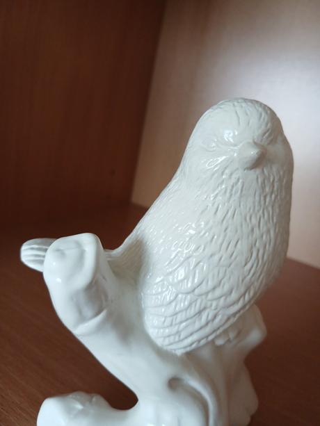 Keramický vtáčik na konári 14 cm,