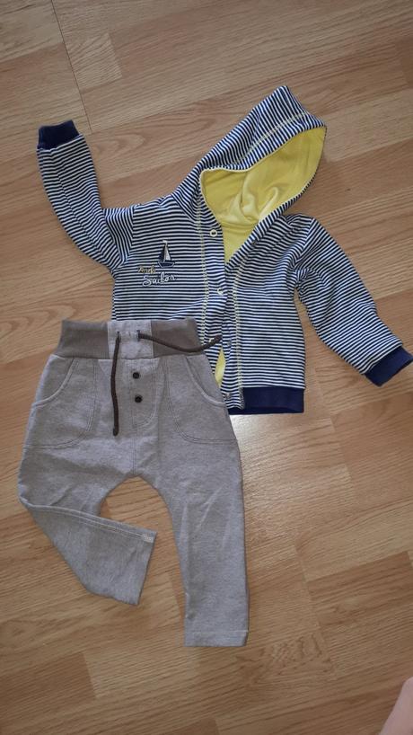 Pudlové tepláčky, 74