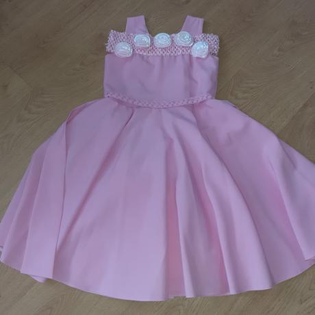 Šaty na spoločenskú údalosť, 140