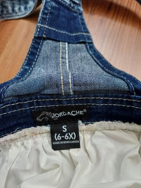 Dievčenská sukňa, 122